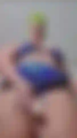 Strap on muscle worship, watch me towering over you my strap at eye level, flexing, and getting topless