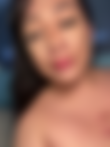 Spiele mit meiner nassen, engen muschi.