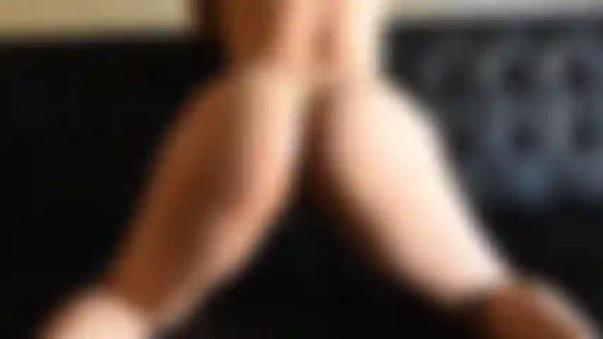 Nacktes twerking mit sperma auf meinem arsch.