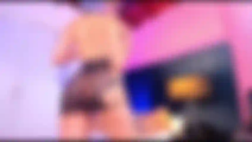 Die dich neckt, nackt, perfekter körper.