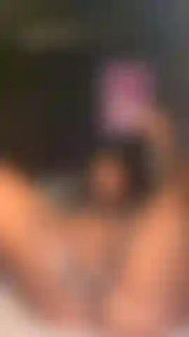 so hornyy im playing with myself
