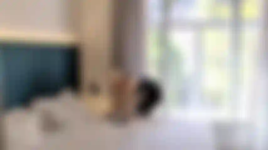 Ein gummipuppen-dienstmädchen.