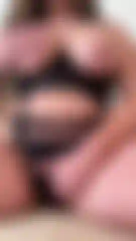 Rubbing my wet pussy and moaning