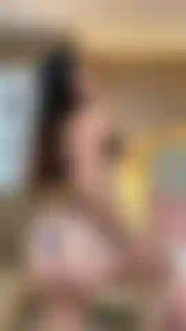 Meine kurven werden dein lieblingsort sein, meine tollen titten und mein toller arsch deine besten verbündeten.