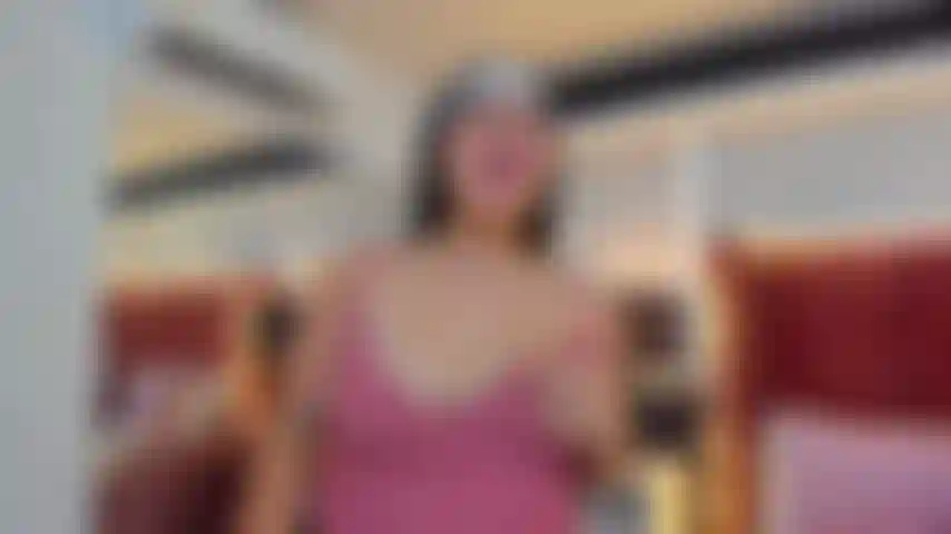 Sehr sinnlich und masturbiere gerne mit meinem spielzeug.