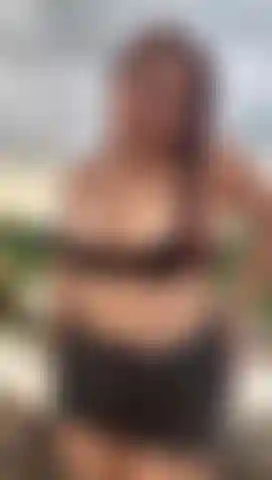 My whole body moves for you... I undress with a view you won't be able to forget...