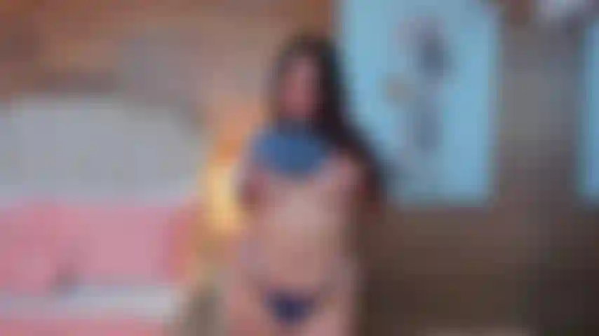 Meine kurven schreien nach dir und meine großen titten wünschen es dir.