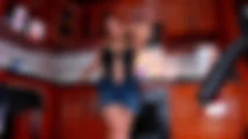 Spielst du unter meinem rock?