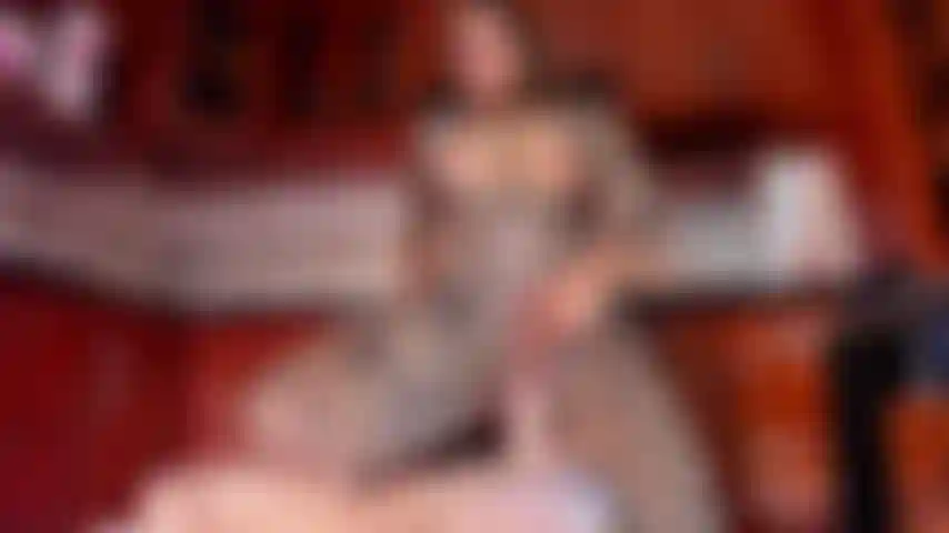 Pov, die deinen schwanz in meiner muschi reibt.