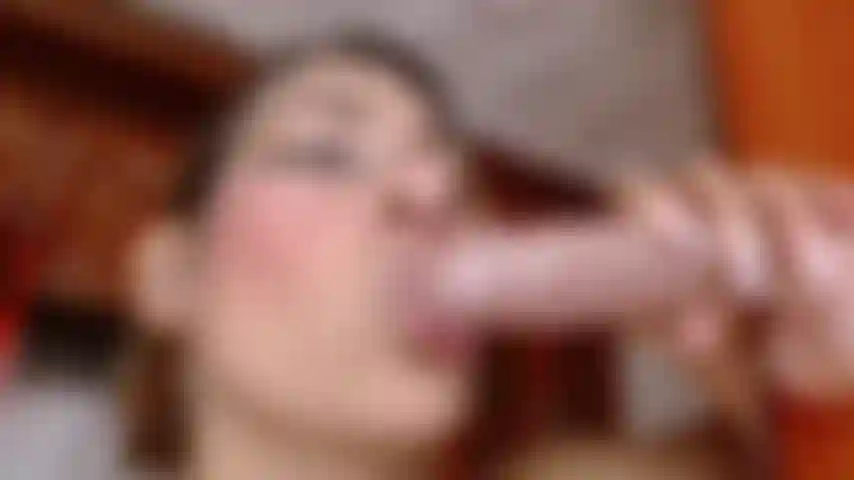 Massiere mit meinen lippen deinen schwanz.