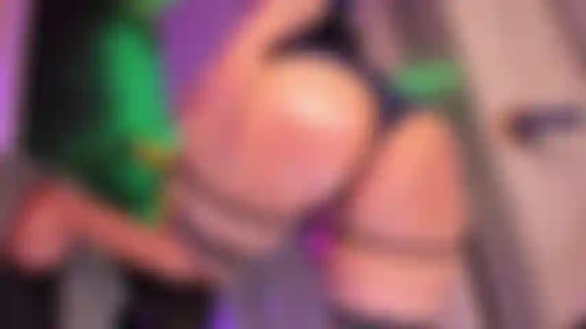 Bouncing my oily ass in your face