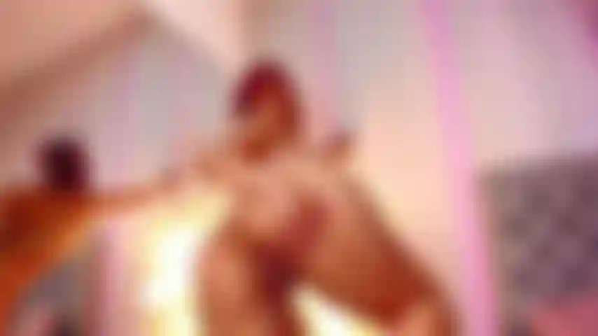 Hüpfe mit meinem fetten arsch.