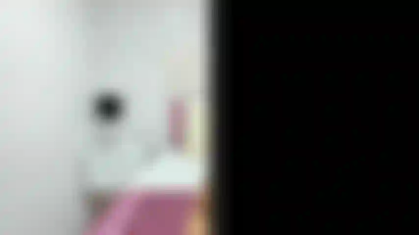 Teste zum ersten mal meinen arsch mit meinem plug.