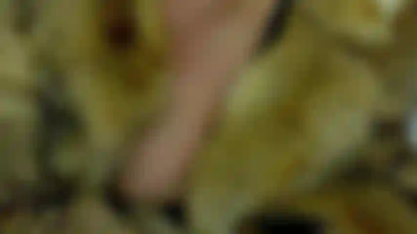Du kamst, du sahst, aber wirst du abgezockt, wenn du auf „video kaufen" drückst?Ich liebe einen mann, der mutig genug ist, ein risiko einzugehen... Die frage ist, bist du dieser mann?Lass es uns abwägen...Mein engelhaftes gesicht und mein schüchternes, süßes lächeln und du, so kühn und hoffnungsvoll... Das glück begünstigt schließlich die mutigen, aber es gibt sicher einen haken? Na ja, was ist schon ein weiteres video für dich... Noch eines mehr wird nicht schaden... Oder doch ;)die besten investitionen erzeugen immer die größte unsicherheit, aber du kannst sicher sein, dass ich dieses video nur für dich erstellt habe, erhältlich zu einem preis, der zu gut ist, um ihn zu verpassen. Also würfel und lass das schicksal entscheiden, ob du diesmal die richtige entscheidung getroffen hast...