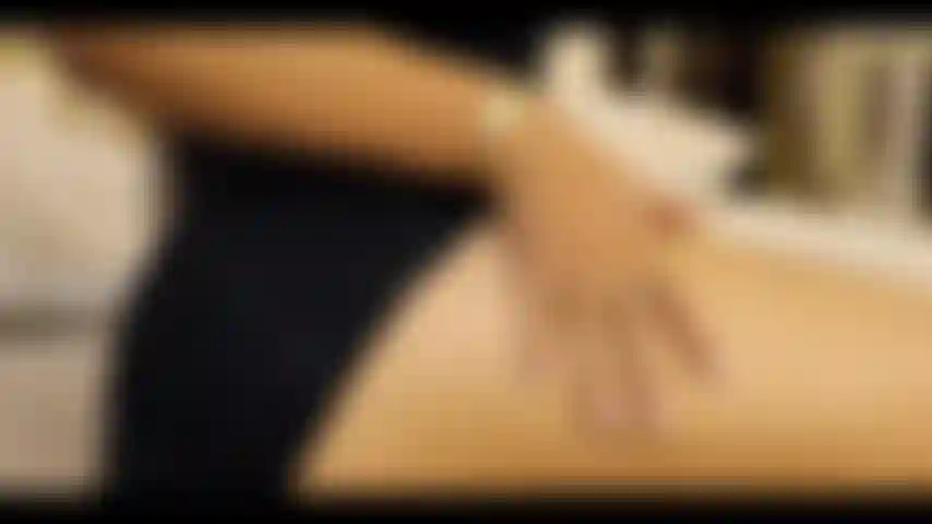 Frech und liebevoll sind einige worte, die ich verwende, um mich zu beschreiben.