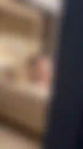 Nichts macht mich mehr an, als wenn mich jemand ausspioniert, während ich in meinem zimmer meine muschi zerstöre.