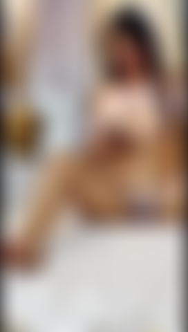 Die mit meinem vibratorspielzeug spritzt.