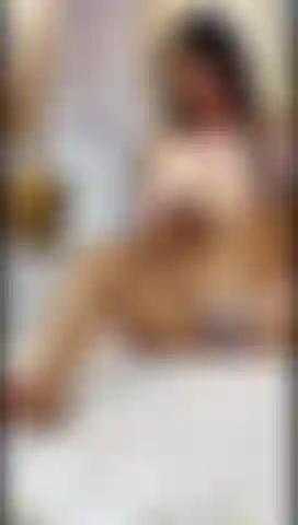 Die mit meinem vibratorspielzeug spritzt.