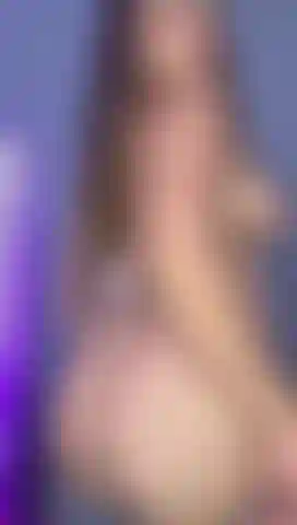 Diese sexy blondine will harten sex.