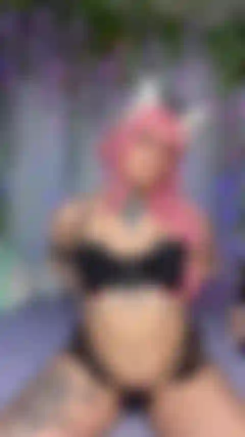 Ein nuttiges mädchen, das bbc liebt.