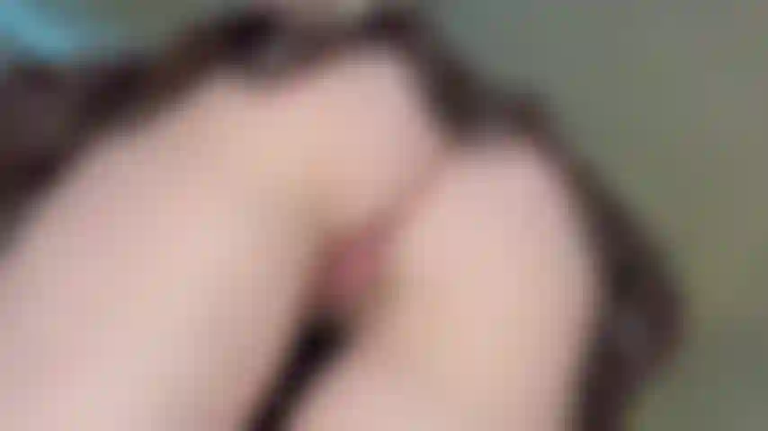 Upskirt with no panties