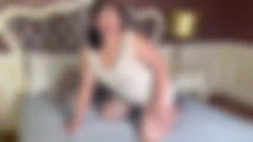 Let yourself be wrapped in my energy, seductive glances, and an atmosphere full of desire and connection. An intimate, delicate moment filled with sensations that will awaken your imagination