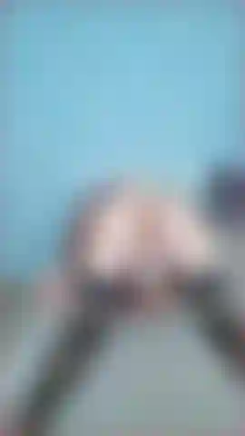 Finger in meinem arschloch im doggystyle.