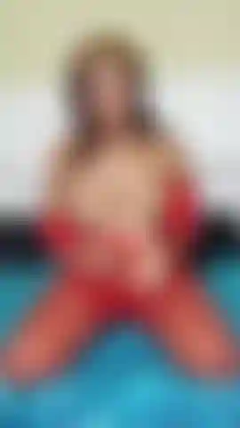 A very wet pussy is between my fingers