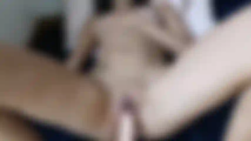 Die von einer fickmaschine gefickt wird.