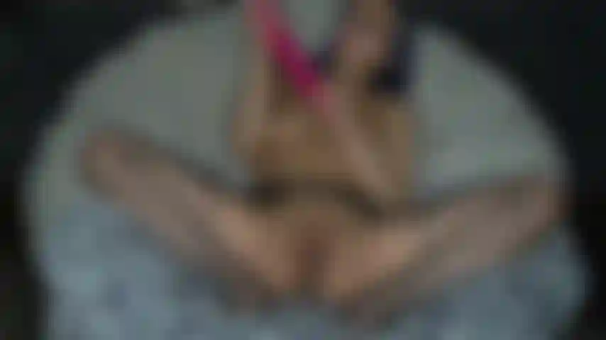 Komme mit meinen beinen hinter meinem kopf mit meinem 12-zoll-spielzeug!