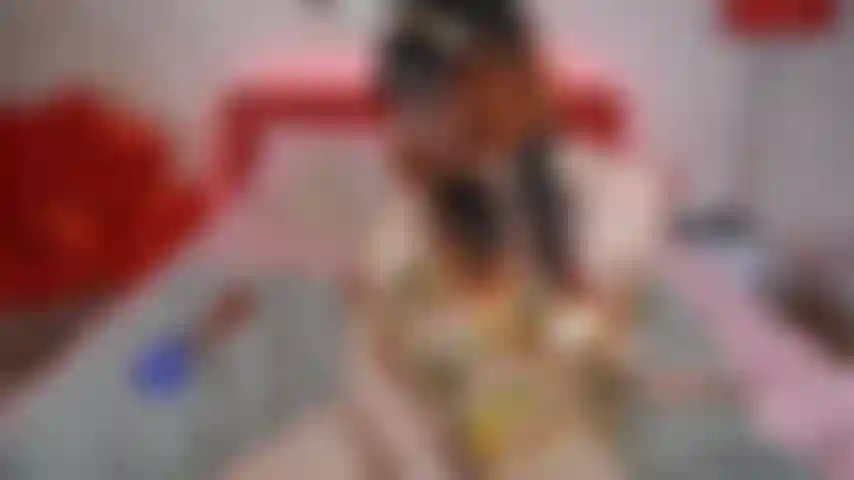 Lutsche dildos und mache deepthroat-spaß.