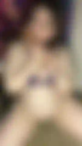 In der 28. Schwangerschaftswoche und reite einen 9-zoll-dildo.