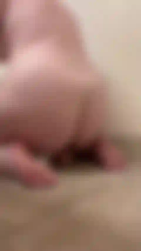 Reite meinen dildo von hinten.