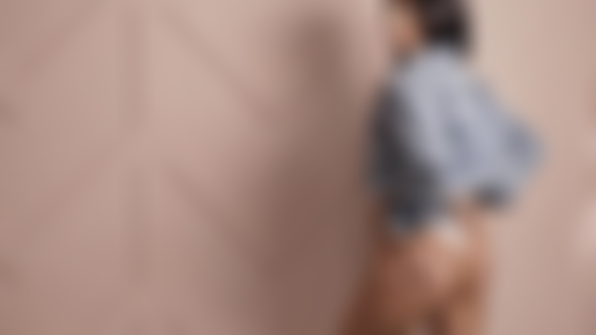 Frech und liebevoll sind einige worte, die ich verwende, um mich zu beschreiben.