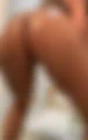 Muschi raus, arschklatschen in zeitlupe.