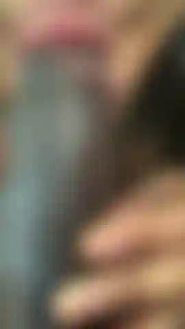 Bbc- sauge und sabbere an einem großen, fetten schwarzen schwanz.