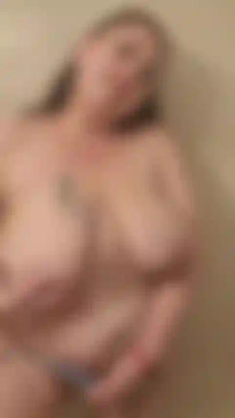 Die unter der dusche mit mir selbst spielt.