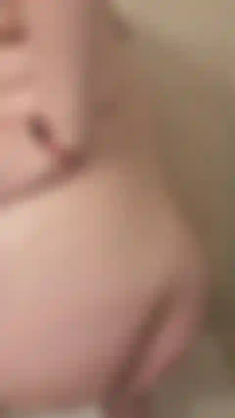 Nackter hintern beim duschen.