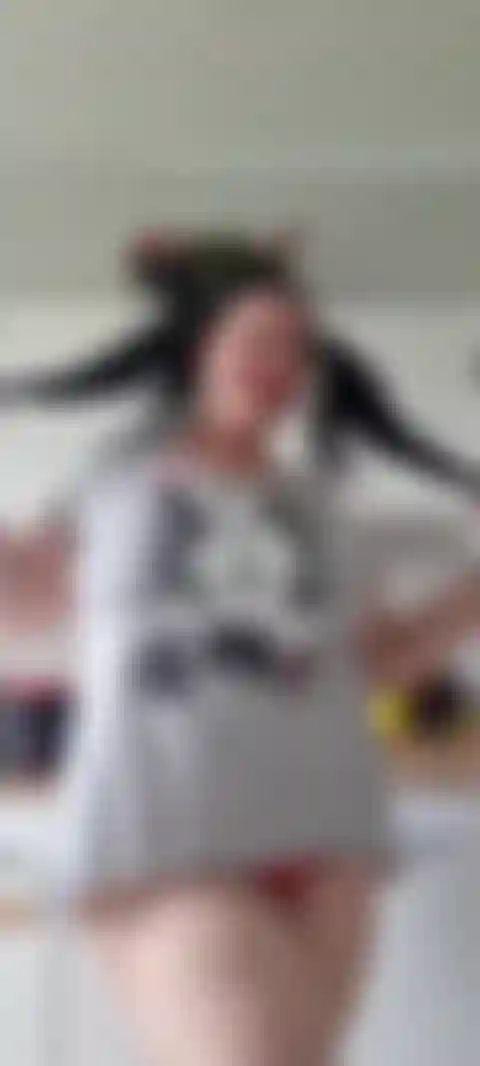 Zieh mein rotes höschen aus.