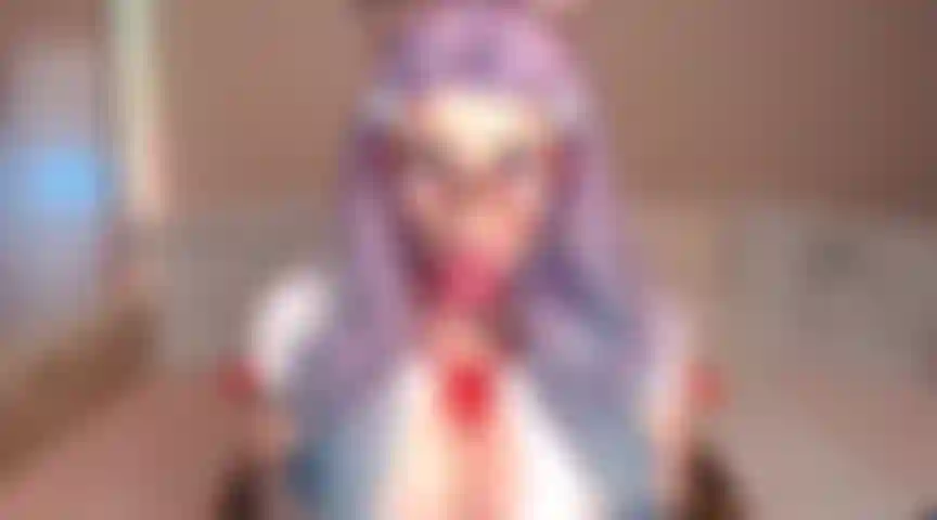 95. Unordentliches gesichts-blowjob-spermaspiel von einer streberhaften schlampe mit brille.