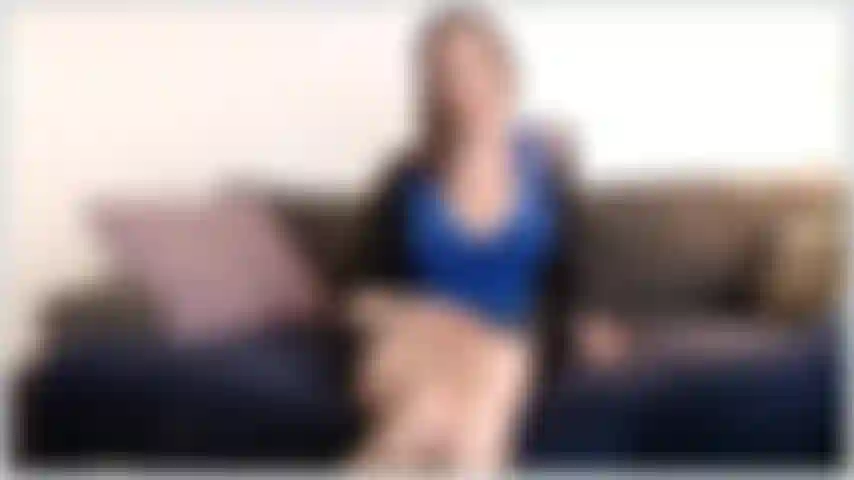 Rollenspiel, dass wir ein date haben und ich dich zu mir nach hause einlade. Ich versuche brav zu sein, aber ich bin sooo geil und eins führt zum anderen...