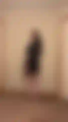 Sexy schwarzer dildo, trage einen sexy bh mit offenen körbchen und ein höschenset ohne schritt, necke dich und ficke mich dann selbst mit meinem schwarzen dildo.