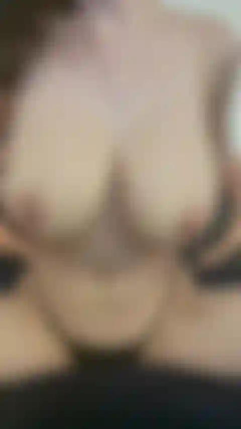 Ficke mich mit einem schwarzen spielzeug, rede dabei unanständig und sage dir, du sollst in mir abspritzen.