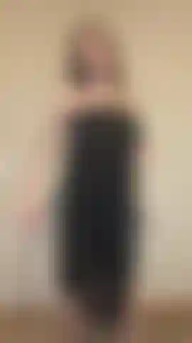 Probiere neue mini-bikinis an – sieh mir zu, wie ich meine sexy mini-bikinis und einen winzigen monokini anprobiere. Jede menge sexy neckereien und tittenschütteln.