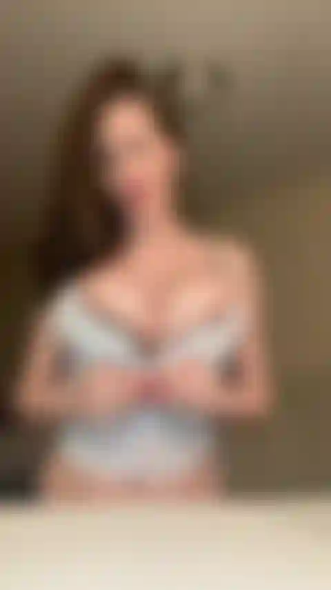 Bbc-tittenfick mit sperma – ich habe meine großen titten mit meinem bbc-spritzdildo gefickt, mit sperma am ende.