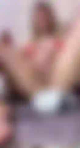 I'm playing with a pussy