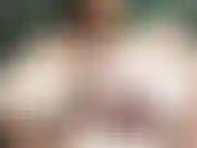 Sieh zu, wie ich meine titten für dich einöle und dir einen 10-sekunden-countdown gebe, damit du dich auf meine titten entladen kannst.