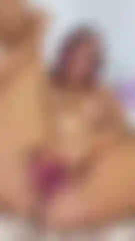 Die über meinen dildo und vibrator kommt.