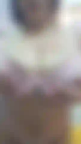 Mit versauten brüsten.