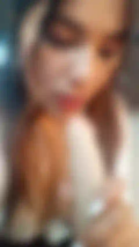 Lutsche dildo + ein bisschen speichel.